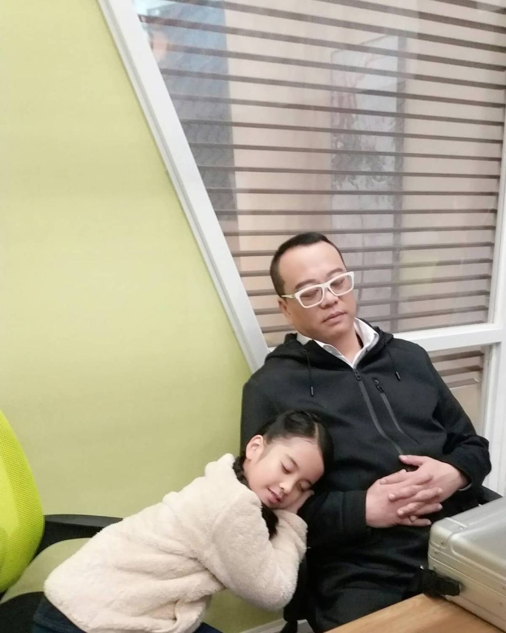 長大後再遇《一屋老友記》的歐陽震華。